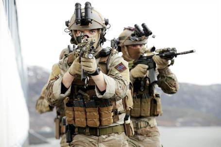 Two members of the Norwegian Naval Special Operations Command.  (Photo by Torbjørn Kjosvold, Norwegian Armed Forces)